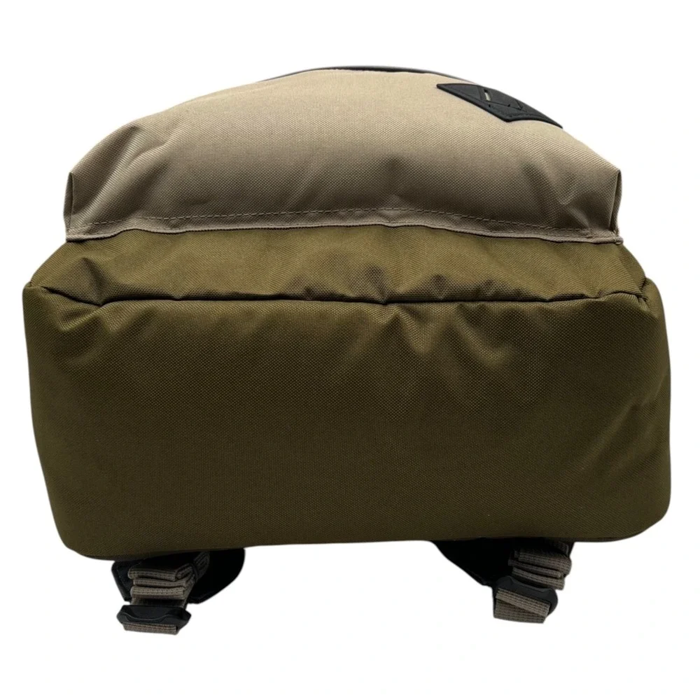Dakine 365 Mosswood Unisex Backpack Olive Green Gray 21L 18X12X8 Fits 15